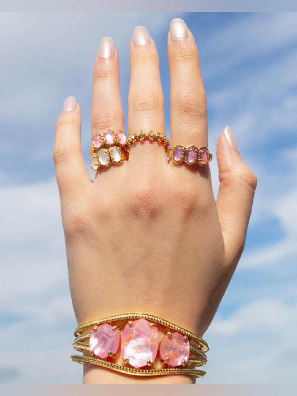 NWT [Kendra Scott] Daphne Statement Gold Cuff Bracelet, Pink Iridescent Abalone - Picture 3 of 12